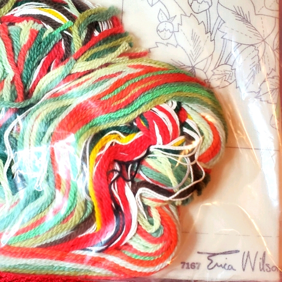 New Erica Wilson crewel pillow design - Picture 4 of 4